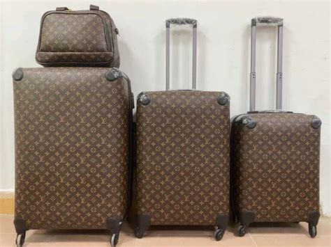 louis vuitton hat box luggage replica|louis vuitton scam.